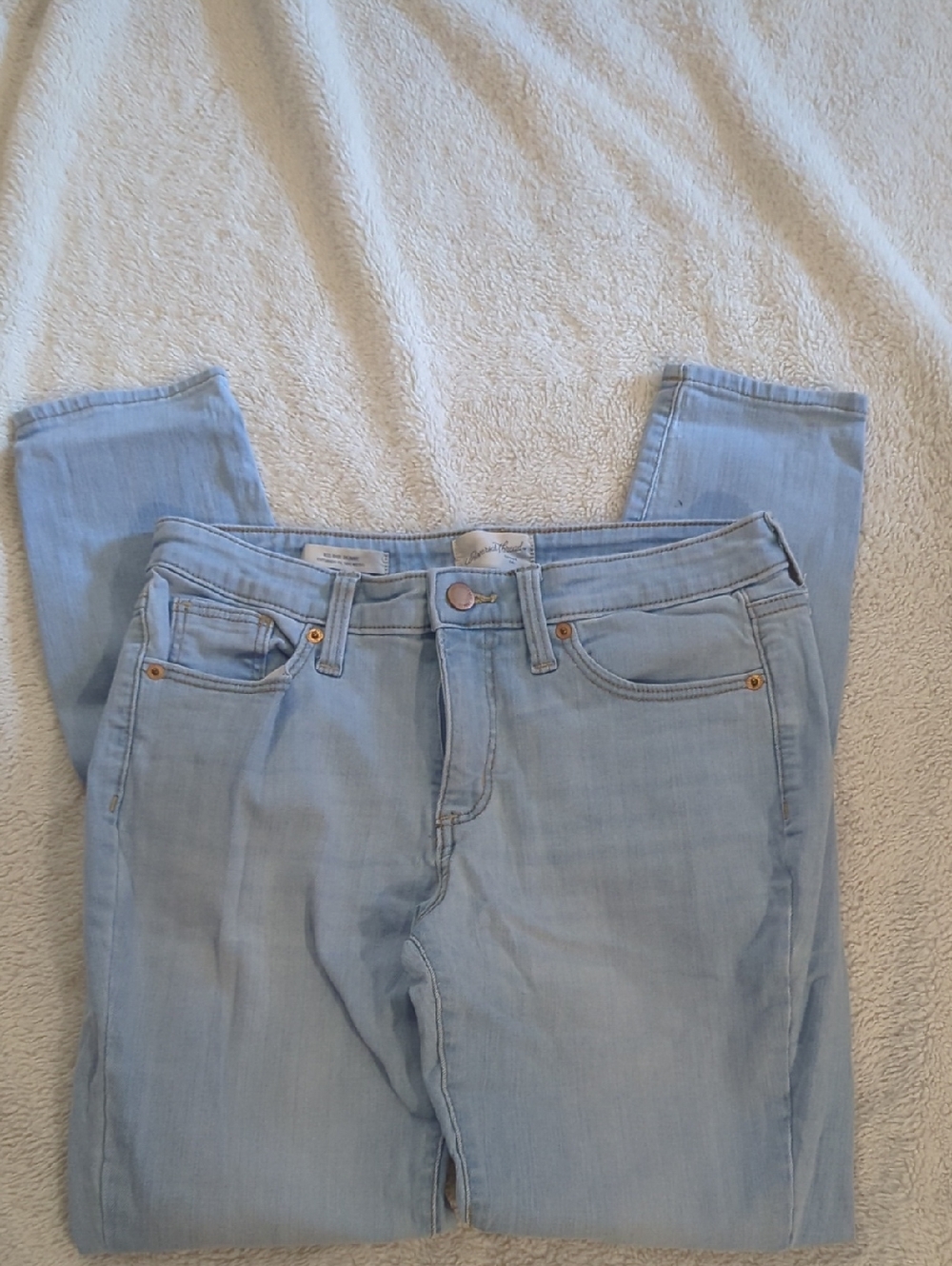 Universal Thread Light Blue Women’s Slim Jeans